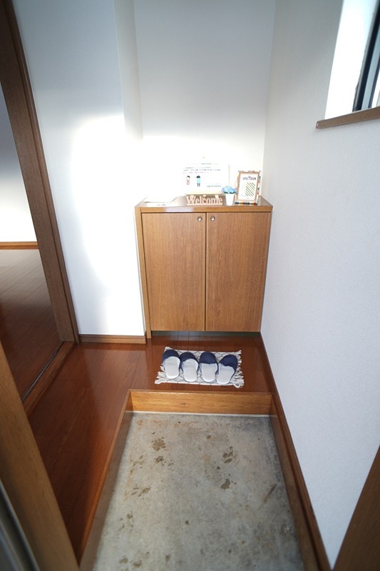 玄関　※写真は101です。
