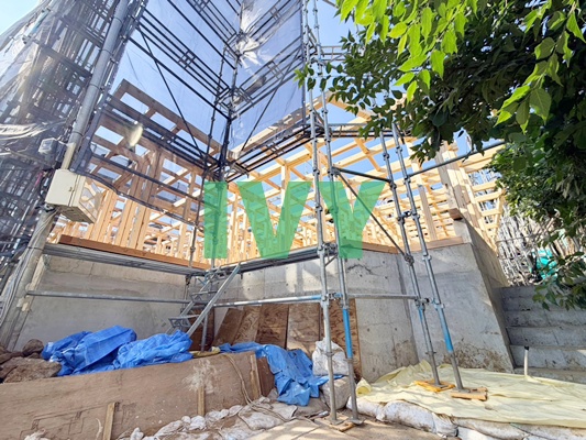 建物外観　建築中