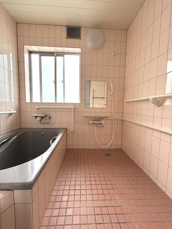 バス・シャワールーム　小窓付♪