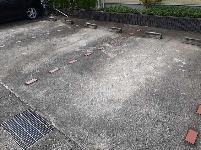 駐車場　駐車場があるので、車を買う予定の方も安心です