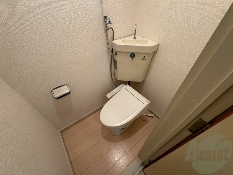トイレ　こちらはトイレです。清潔感があり、安心して使用できます。
