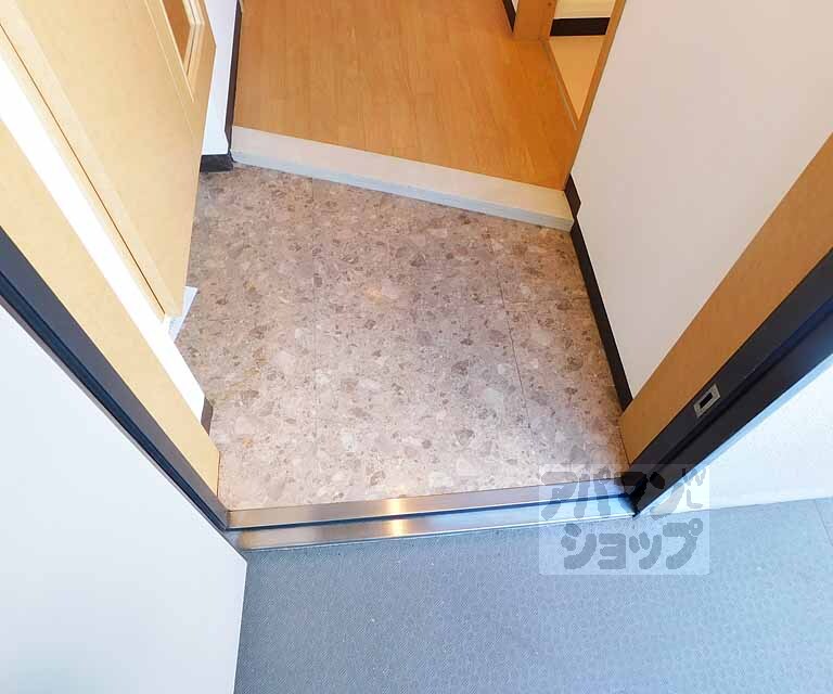 玄関　段差も少なめ