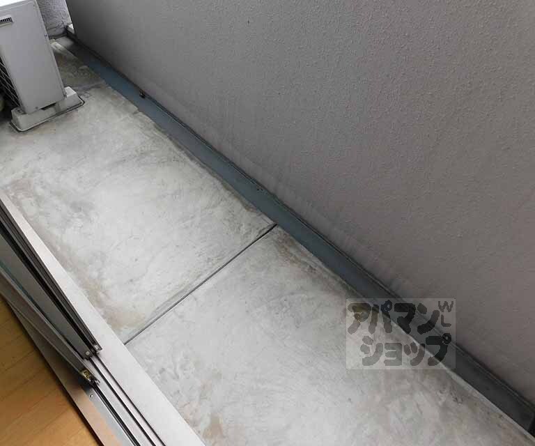 バルコニー　日当たりの良いバルコニー