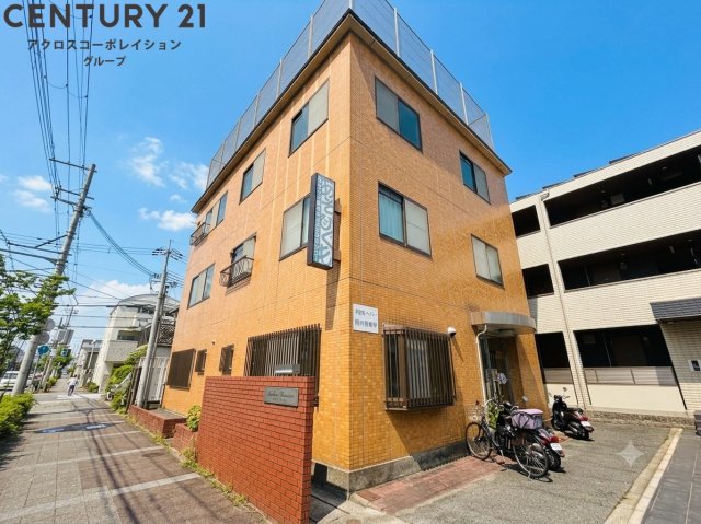 建物外観　防犯カメラ付きでセキュリティ面も安心です。