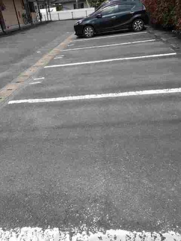 駐車場　駐車場完備です