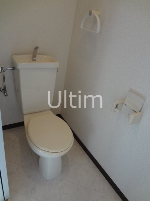 トイレ　別部屋のお写真です。ご参考までに！