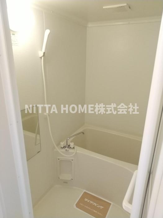 バス・シャワールーム　お風呂・トイレはセパレート◎