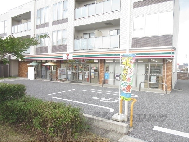 コンビニ　セブンイレブン彦根野瀬町店（コンビニ）まで500m