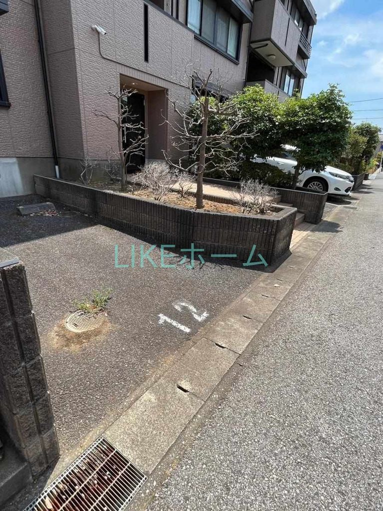 エントランス　庭
