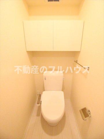 トイレ　写真は反転タイプ別室