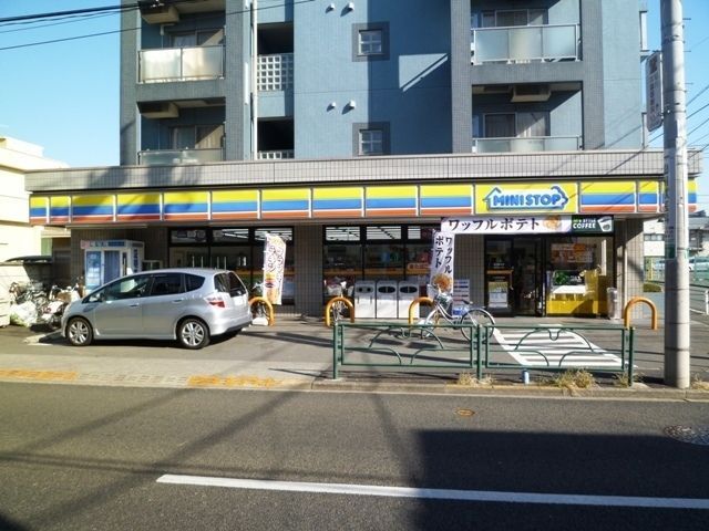 コンビニ　ミニストップ（コンビニ）まで300m