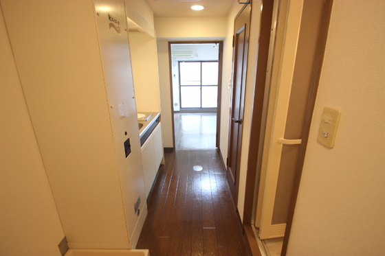 玄関　※別部屋の写真です