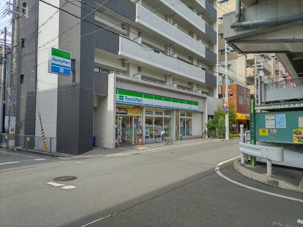 コンビニ　ファミリーマート JR立花駅前店（コンビニ）まで166m