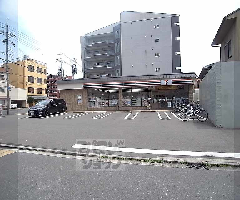 コンビニ　セブンイレブン葛野大路花屋町店（コンビニ）まで110m