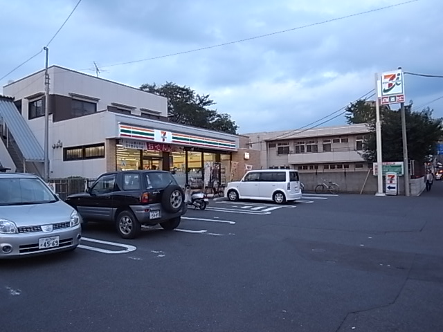コンビニ　セブンイレブン（コンビニ）まで53m