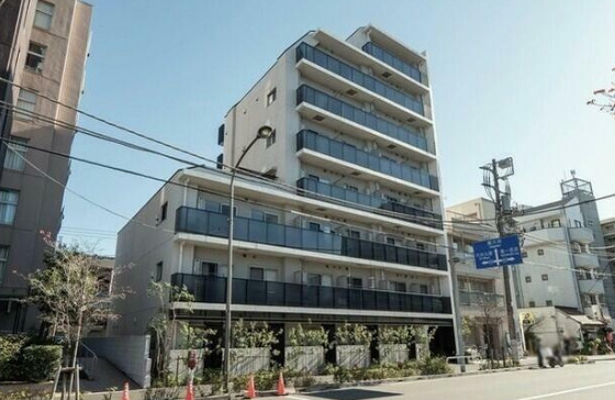 建物外観　ネット無料。ネット無料なら月々実質4000円程度のコストがか