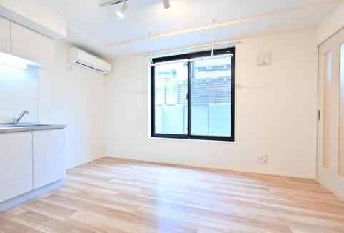 居室・リビング　別号室参考写真