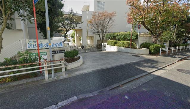 小学校　横浜市立倉田小学校（小学校）まで617m