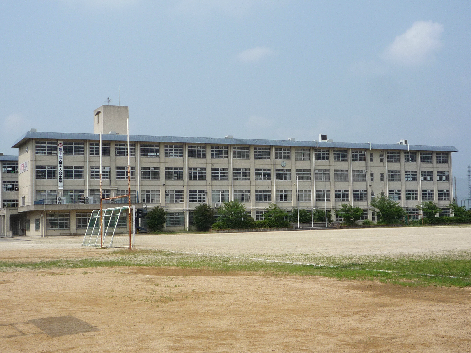 中学校　八幡市立男山中学校（中学校）まで1477m
