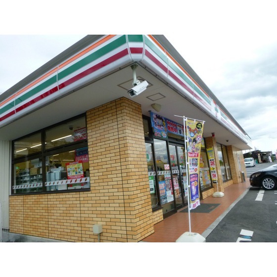 コンビニ　セブンイレブン信州中野インター店（コンビニ）まで874m