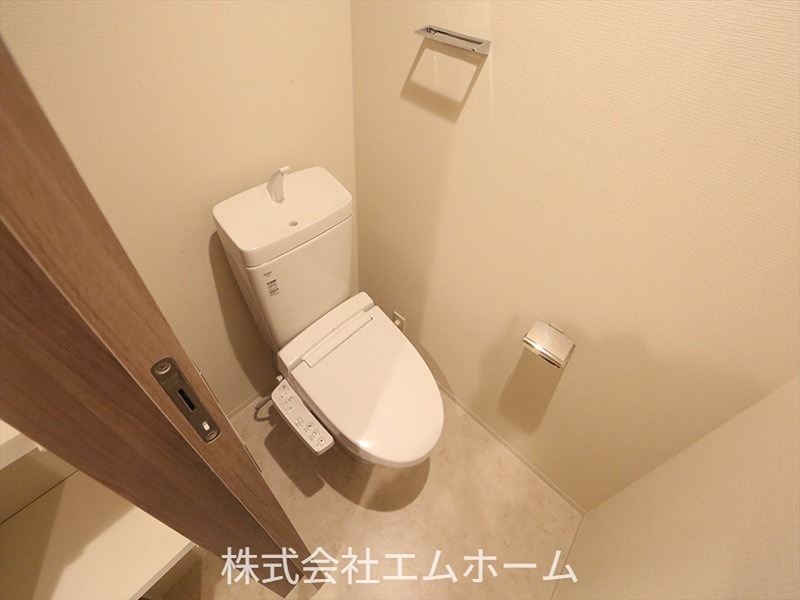 トイレ　温水洗浄暖房便座付トイレ