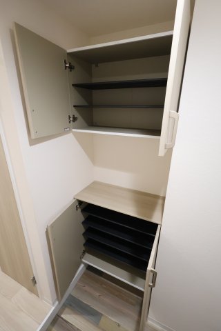 収納　シューズボックス