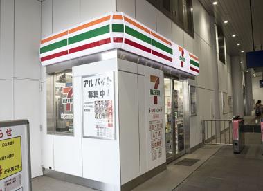 コンビニ　セブンイレブン 京急ST雑色店（コンビニ）まで583m