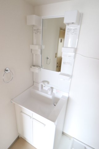 洗面設備　同間取り別部屋の参考写真です。