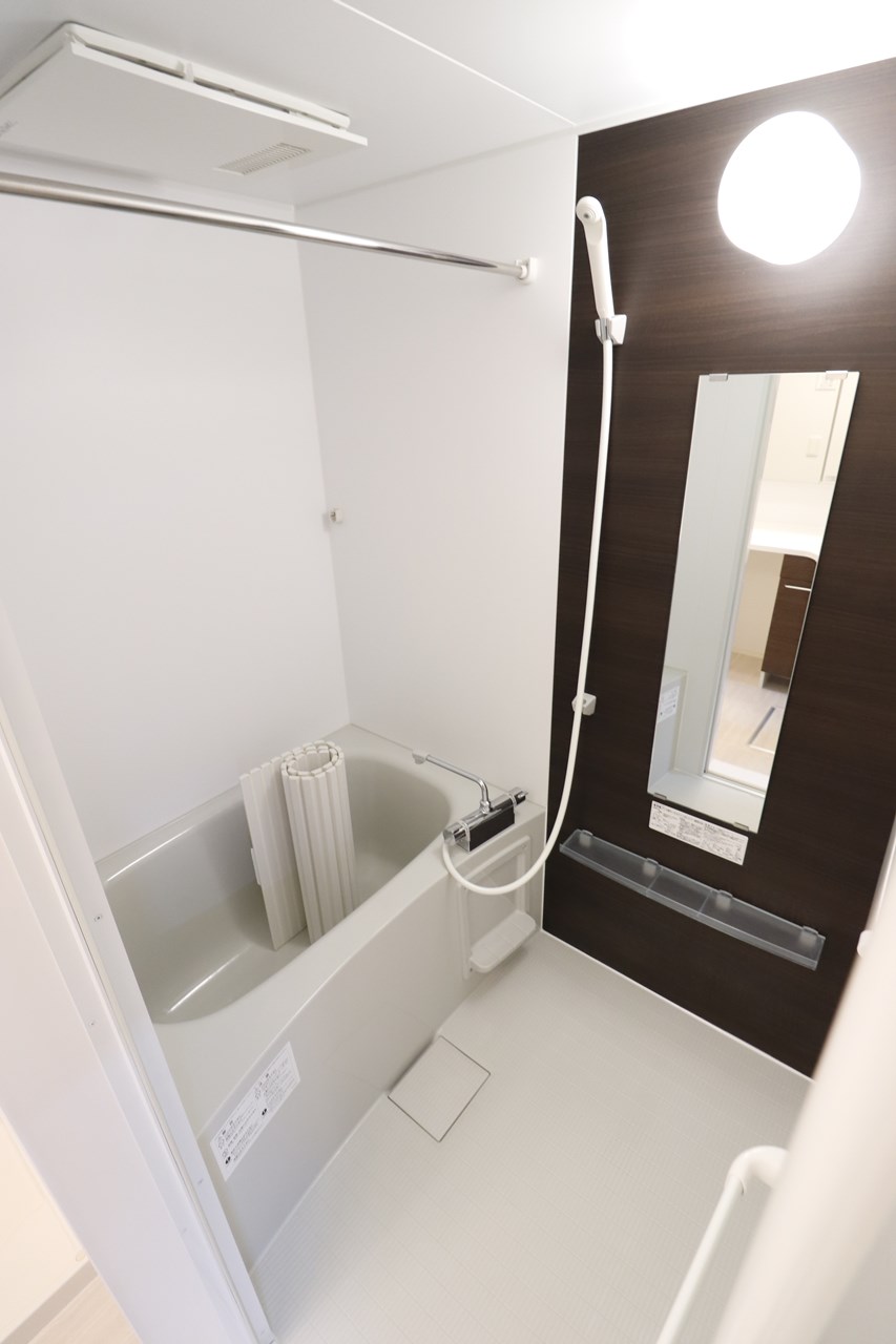 バス・シャワールーム　※同物件、別部屋の写真です。