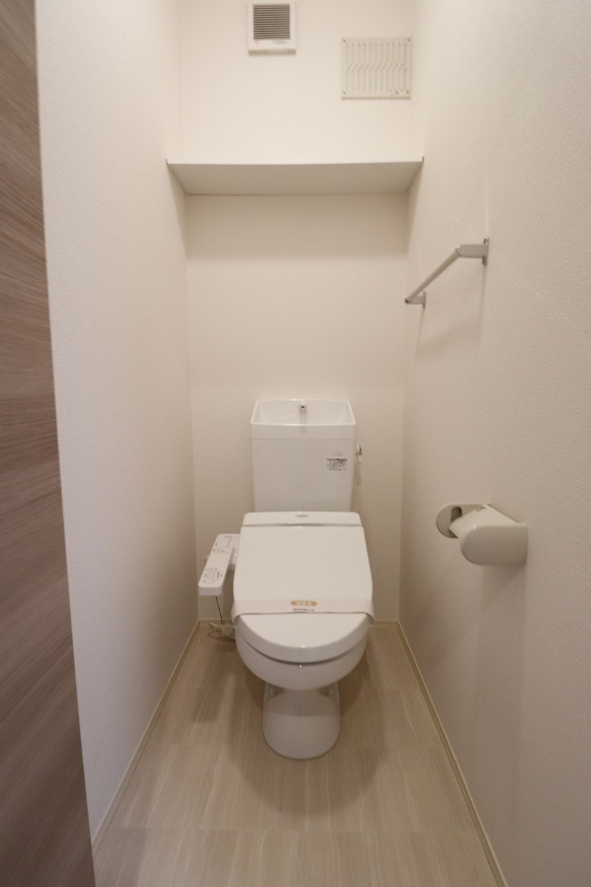 トイレ　※同物件、別部屋の写真です。