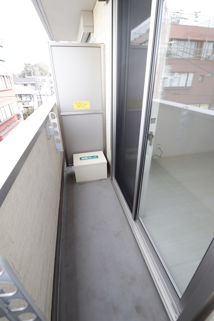 バルコニー　※同物件、別部屋の写真です。