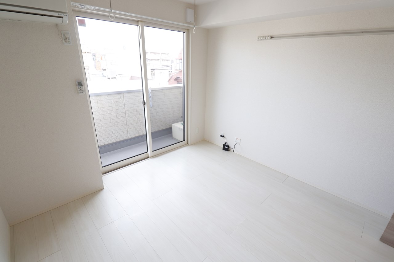 居室・リビング　※同物件、別部屋の写真です。