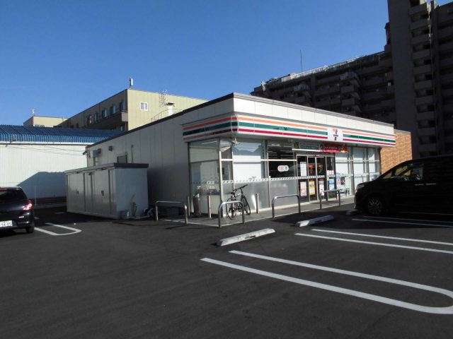 コンビニ　セブンイレブン（コンビニ）まで350m
