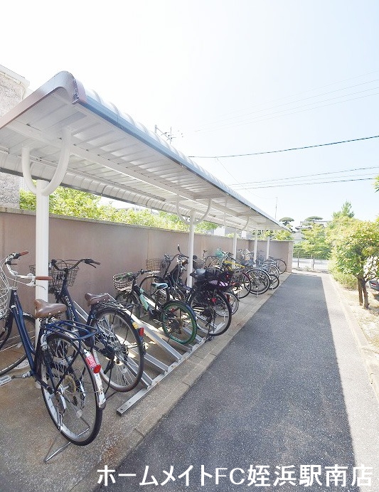 ロビー　★駐輪場も広いです！★