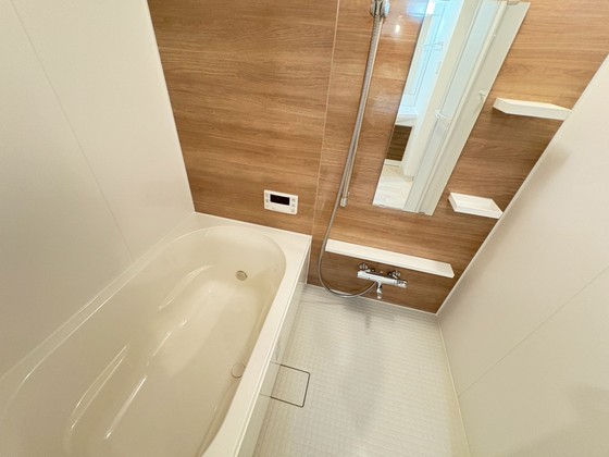 バス・シャワールーム　※別部屋の写真です
