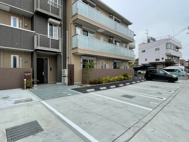 駐車場　駐車場