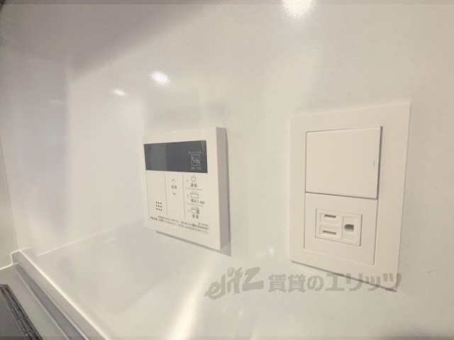 その他設備　給湯器リモコン