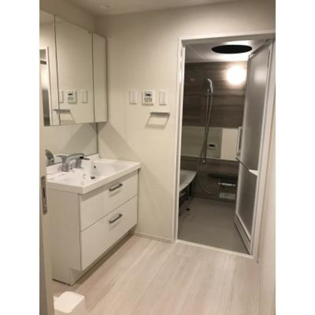 洗面設備　※写真は同タイプ住戸です。