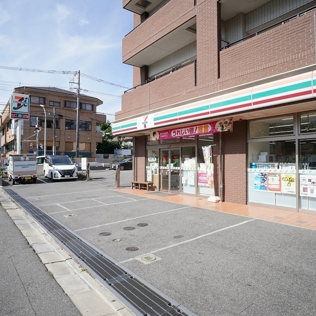 コンビニ　セブンイレブン西千葉駅南口店（コンビニ）まで300m