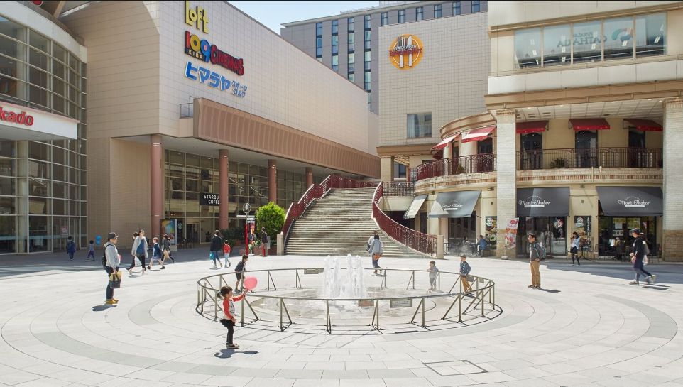 ショッピングセンター　深川ギャザリア（ショッピングセンター）まで330m