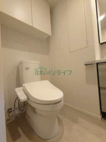 トイレ　別部屋の参考写真になります。
