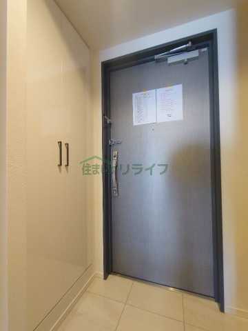 玄関　別部屋の参考写真になります。