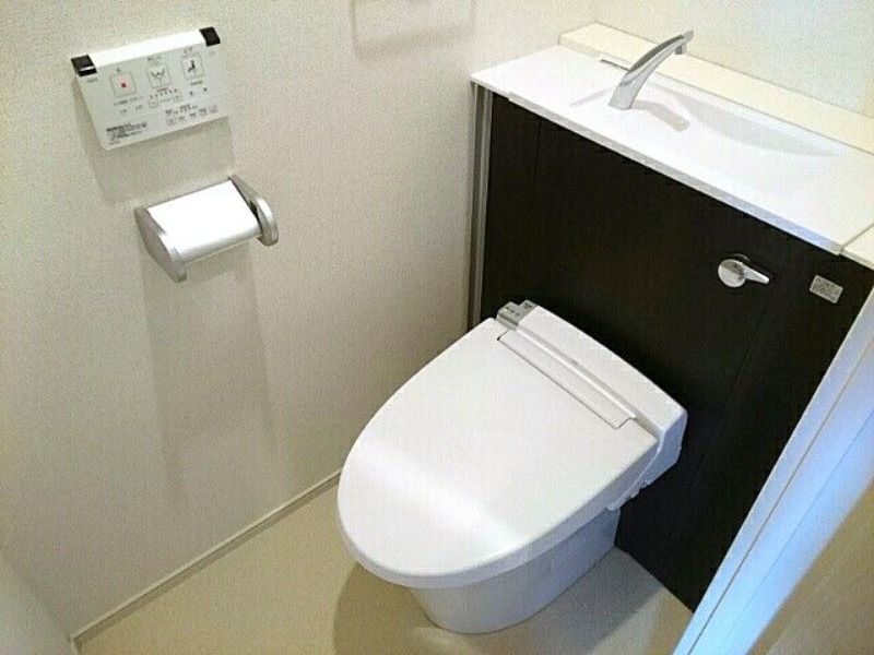 地下鉄中央線 長田駅 徒歩10分 4階建 築8年のトイレ写真