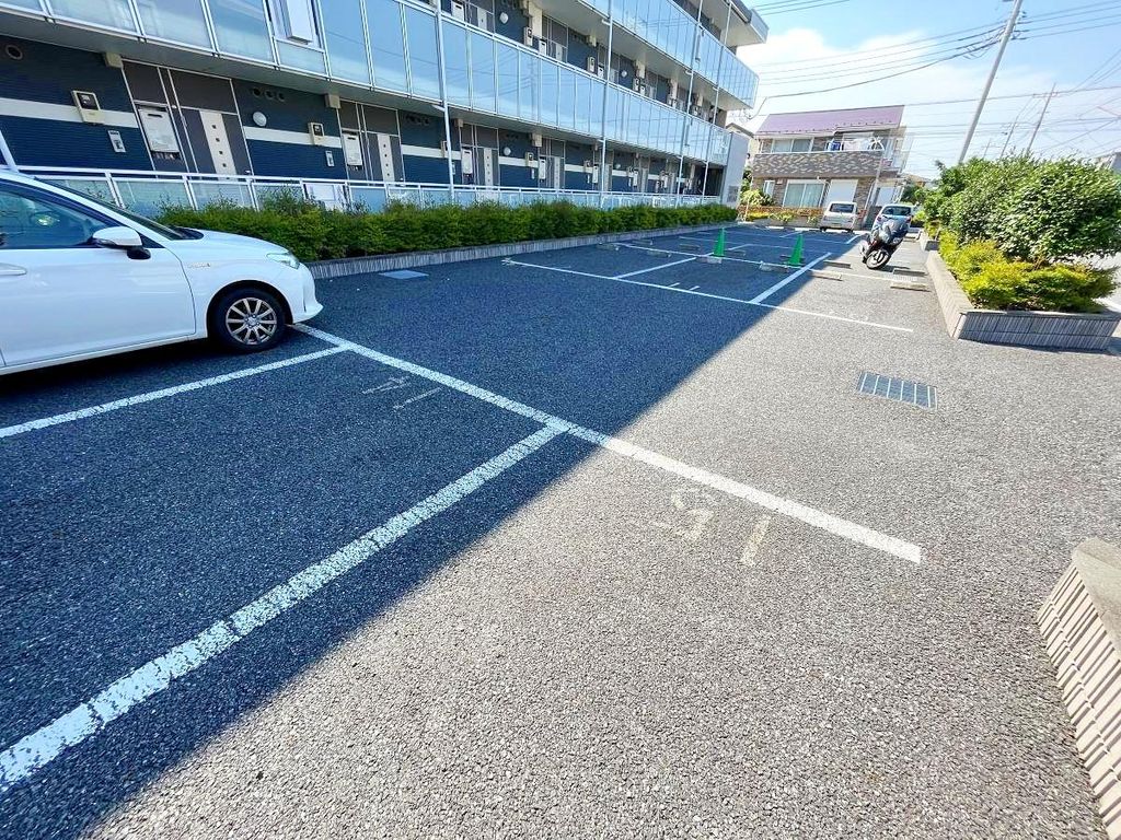 駐車場　駐車場