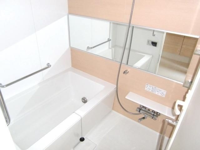 バス・シャワールーム　写真は同タイプ住居です。