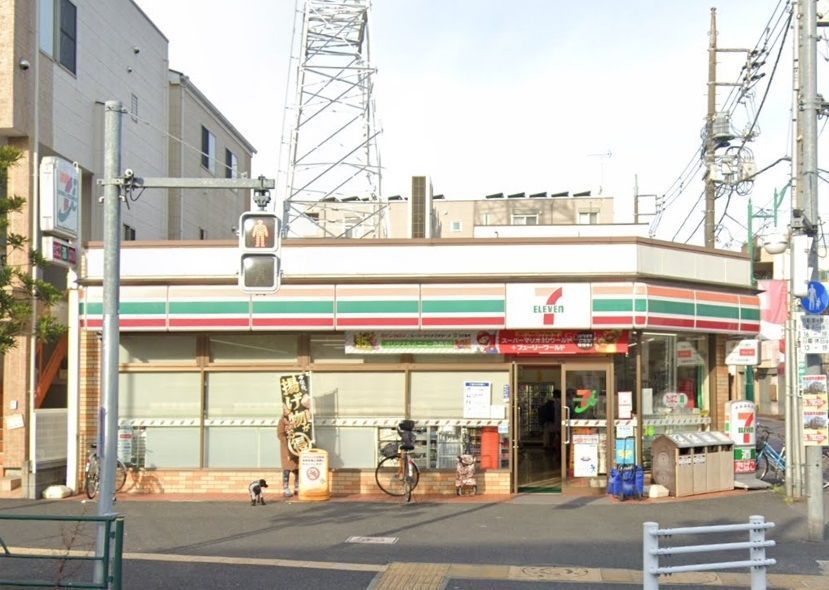 コンビニ　セブンイレブン足立青井駅前店（コンビニ）まで440m