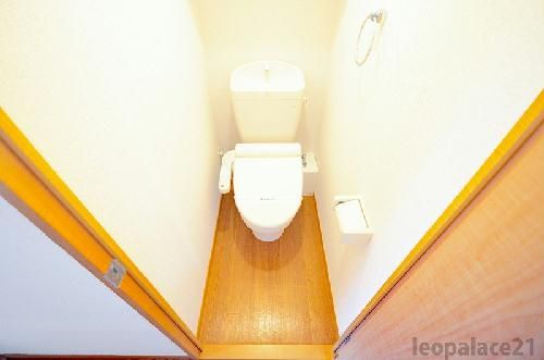 レオパレスグランシャリオのトイレ写真
