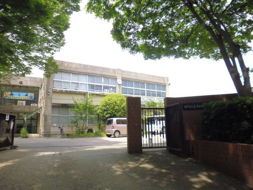 中学校　神戸市立玉津中学校（中学校）まで1691m