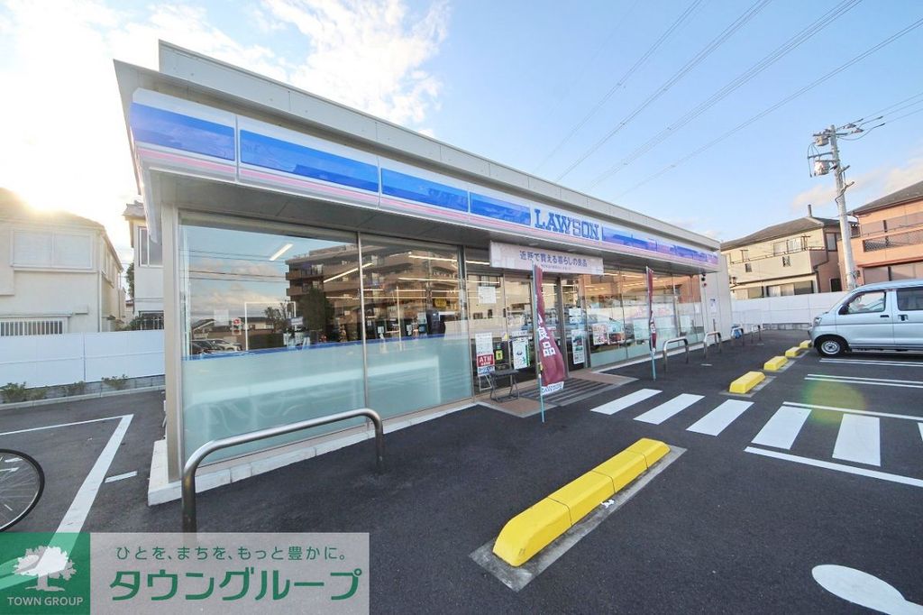 コンビニ　ローソン三芳藤久保富士塚店（コンビニ）まで900m