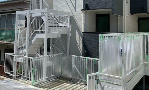 相鉄本線 西横浜駅 徒歩10分 3階建 築7年の外観写真